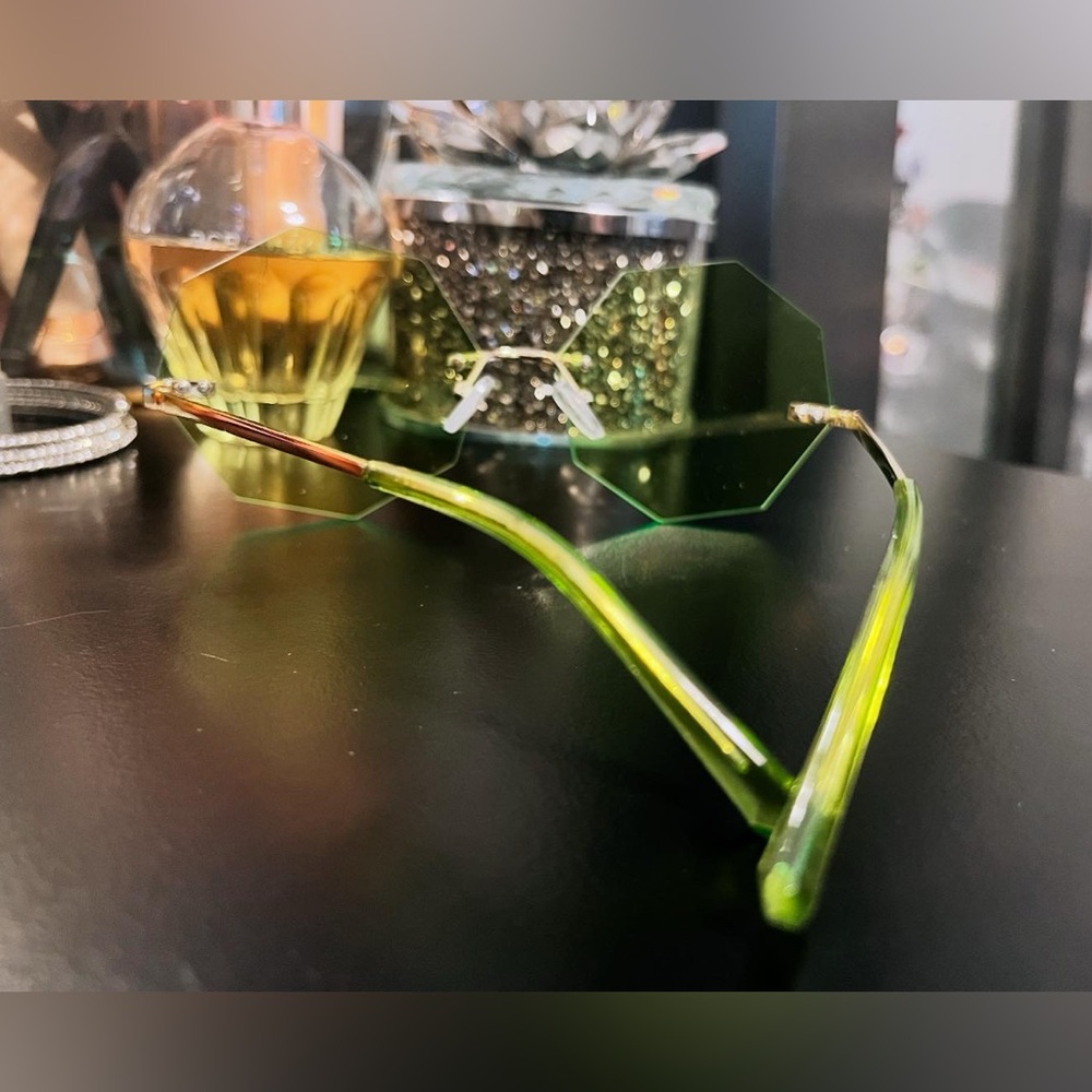 New! Retro Rimless Frames - Picture 3 of 6